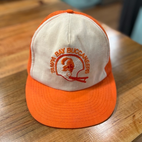 Unk Other - VINTAGE Tampa Bay Buccaneers SnapBack